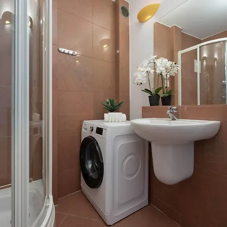 Bright Mazowiecka In Near Old Town By Renters