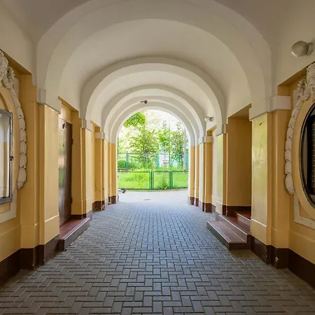 Bright Mazowiecka In Near Old Town By Renters